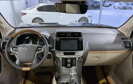 Toyota Land Cruiser Prado 150 рестайлинг 2, 2018 год, 4 599 000 рублей, 9 фотография