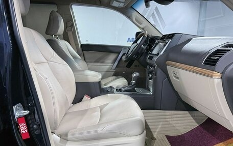 Toyota Land Cruiser Prado 150 рестайлинг 2, 2018 год, 4 599 000 рублей, 10 фотография