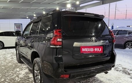 Toyota Land Cruiser Prado 150 рестайлинг 2, 2018 год, 4 599 000 рублей, 3 фотография