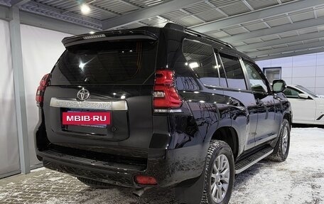 Toyota Land Cruiser Prado 150 рестайлинг 2, 2018 год, 4 599 000 рублей, 4 фотография