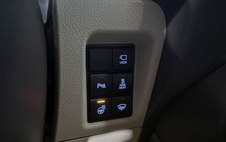 Toyota Land Cruiser Prado 150 рестайлинг 2, 2018 год, 4 599 000 рублей, 20 фотография