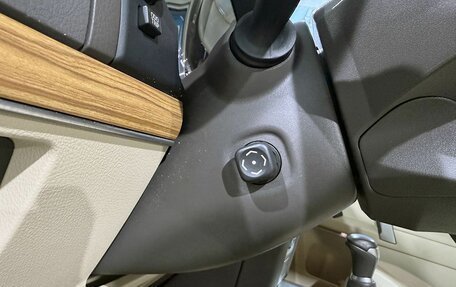 Toyota Land Cruiser Prado 150 рестайлинг 2, 2018 год, 4 599 000 рублей, 24 фотография