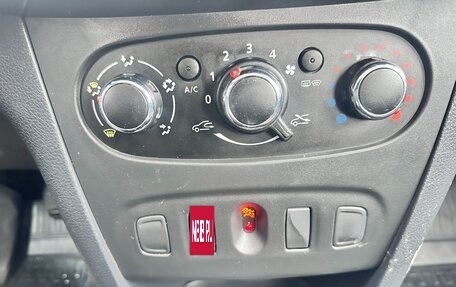 Renault Sandero II рестайлинг, 2018 год, 795 000 рублей, 11 фотография