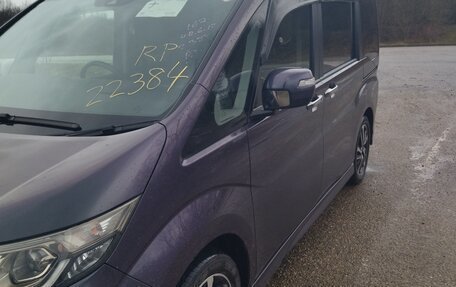 Honda Stepwgn IV, 2017 год, 2 200 000 рублей, 2 фотография