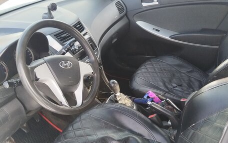 Hyundai Solaris II рестайлинг, 2013 год, 520 000 рублей, 7 фотография