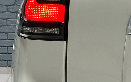 Toyota Land Cruiser Prado 150 рестайлинг 2, 2018 год, 4 190 000 рублей, 8 фотография