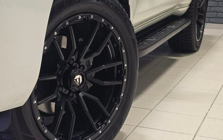 Toyota Land Cruiser Prado 150 рестайлинг 2, 2018 год, 4 190 000 рублей, 11 фотография