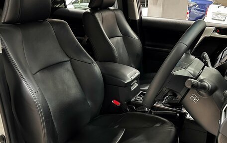 Toyota Land Cruiser Prado 150 рестайлинг 2, 2018 год, 4 190 000 рублей, 13 фотография