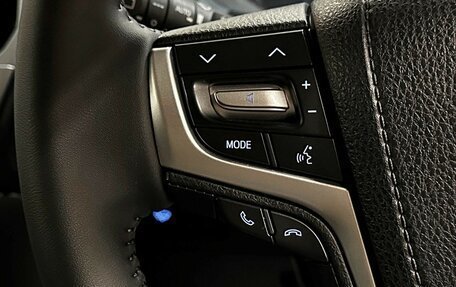 Toyota Land Cruiser Prado 150 рестайлинг 2, 2018 год, 4 190 000 рублей, 23 фотография