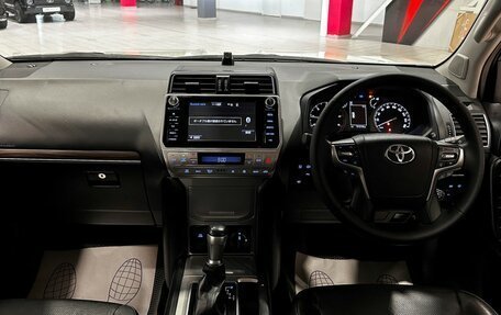 Toyota Land Cruiser Prado 150 рестайлинг 2, 2018 год, 4 190 000 рублей, 33 фотография
