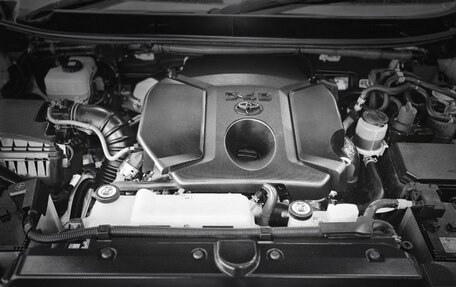 Toyota Land Cruiser Prado 150 рестайлинг 2, 2018 год, 4 190 000 рублей, 34 фотография