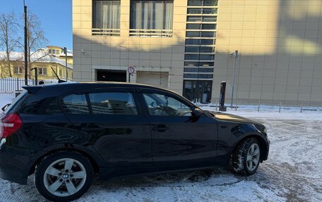 BMW 1 серия, 2005 год, 720 000 рублей, 2 фотография