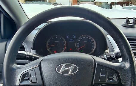 Hyundai Solaris II рестайлинг, 2015 год, 930 000 рублей, 8 фотография