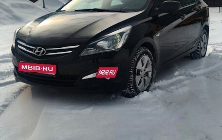 Hyundai Solaris II рестайлинг, 2015 год, 930 000 рублей, 2 фотография