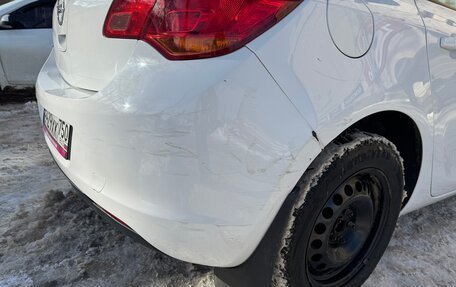 Opel Astra J, 2011 год, 750 000 рублей, 11 фотография