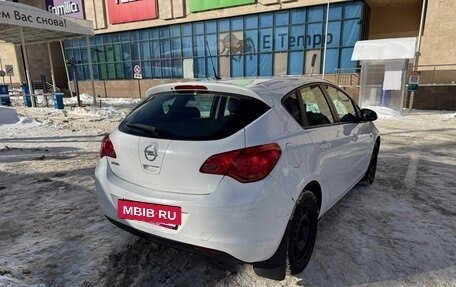 Opel Astra J, 2011 год, 750 000 рублей, 3 фотография