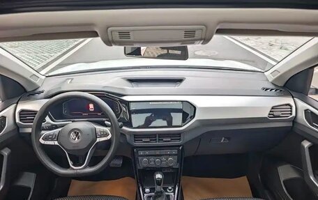 Volkswagen T-Cross I, 2022 год, 1 652 000 рублей, 11 фотография