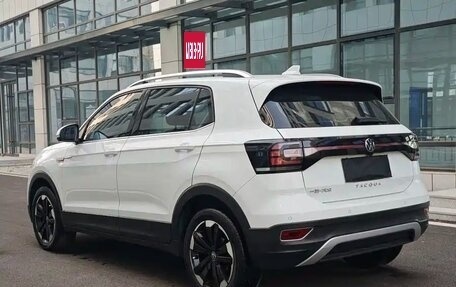 Volkswagen T-Cross I, 2022 год, 1 652 000 рублей, 6 фотография