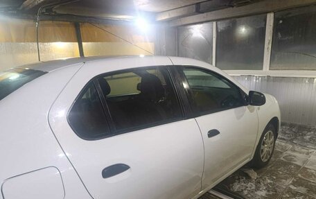 Renault Logan II, 2018 год, 845 000 рублей, 3 фотография