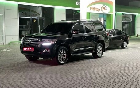 Toyota Land Cruiser 200, 2007 год, 2 800 000 рублей, 1 фотография