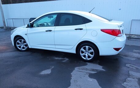 Hyundai Solaris II рестайлинг, 2015 год, 980 000 рублей, 1 фотография