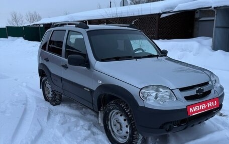 Chevrolet Niva I рестайлинг, 2016 год, 450 000 рублей, 3 фотография
