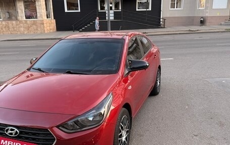 Hyundai Solaris II рестайлинг, 2017 год, 1 300 000 рублей, 5 фотография