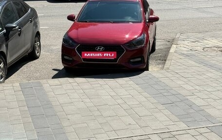 Hyundai Solaris II рестайлинг, 2017 год, 1 300 000 рублей, 3 фотография