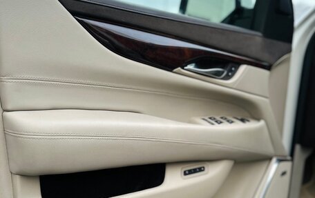 Cadillac Escalade IV, 2015 год, 4 500 000 рублей, 24 фотография