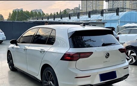 Volkswagen Golf VIII, 2022 год, 1 800 000 рублей, 2 фотография