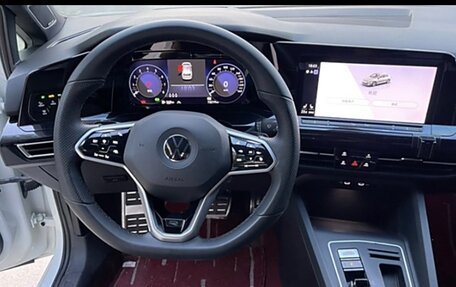 Volkswagen Golf VIII, 2022 год, 1 800 000 рублей, 5 фотография