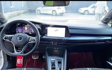 Volkswagen Golf VIII, 2022 год, 1 800 000 рублей, 3 фотография