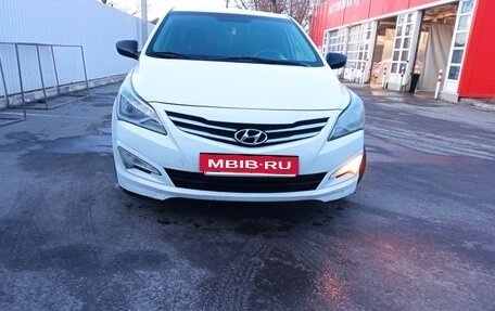 Hyundai Solaris II рестайлинг, 2015 год, 980 000 рублей, 4 фотография