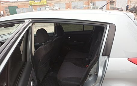 Nissan Tiida, 2011 год, 750 000 рублей, 4 фотография