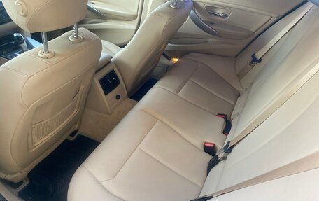 BMW 3 серия, 2016 год, 1 590 000 рублей, 12 фотография