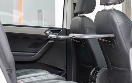 Volkswagen Touran III, 2021 год, 1 990 000 рублей, 21 фотография