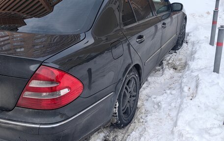 Mercedes-Benz E-Класс, 2002 год, 750 000 рублей, 3 фотография