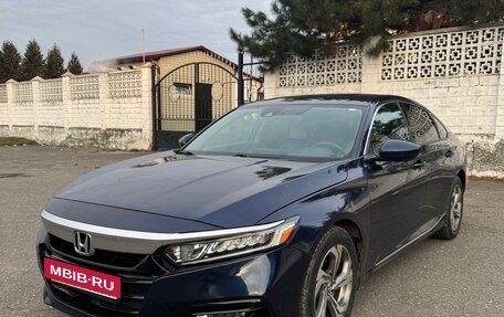 Honda Accord IX рестайлинг, 2019 год, 1 800 000 рублей, 2 фотография