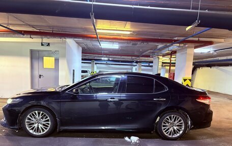 Toyota Camry, 2019 год, 2 390 000 рублей, 2 фотография