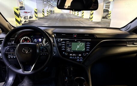 Toyota Camry, 2019 год, 2 390 000 рублей, 10 фотография