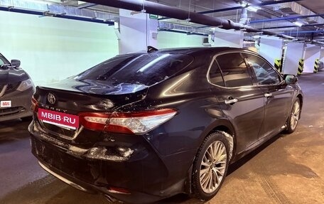 Toyota Camry, 2019 год, 2 390 000 рублей, 6 фотография