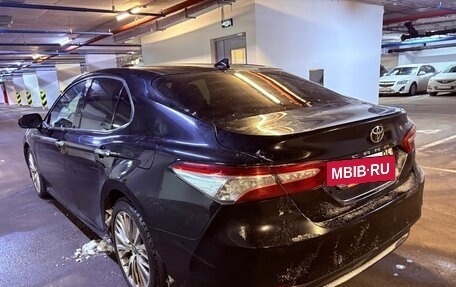Toyota Camry, 2019 год, 2 390 000 рублей, 8 фотография