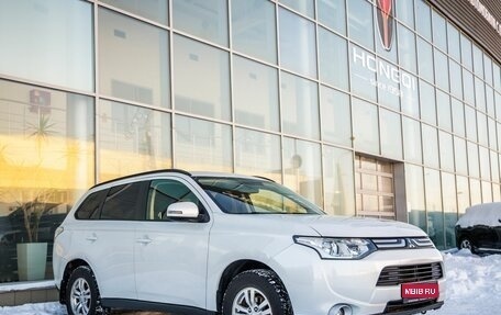 Mitsubishi Outlander III рестайлинг 3, 2013 год, 1 248 000 рублей, 1 фотография