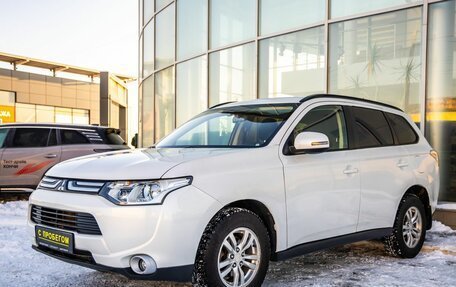 Mitsubishi Outlander III рестайлинг 3, 2013 год, 1 248 000 рублей, 6 фотография