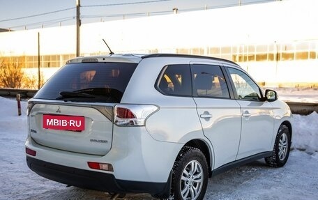 Mitsubishi Outlander III рестайлинг 3, 2013 год, 1 248 000 рублей, 4 фотография
