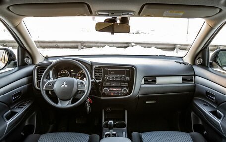 Mitsubishi Outlander III рестайлинг 3, 2013 год, 1 248 000 рублей, 22 фотография