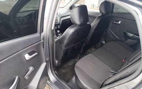 KIA Rio III рестайлинг, 2015 год, 990 000 рублей, 15 фотография