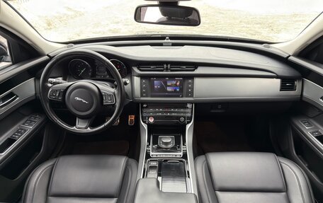 Jaguar XF II, 2017 год, 1 985 000 рублей, 4 фотография