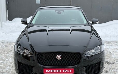 Jaguar XF II, 2017 год, 1 985 000 рублей, 6 фотография