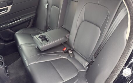 Jaguar XF II, 2017 год, 1 985 000 рублей, 9 фотография